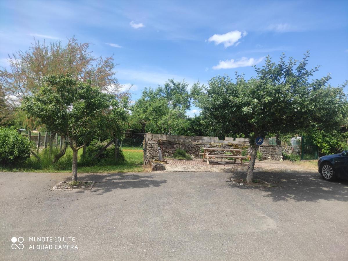 Poirson Thiery Hotel Hagecourt Bagian luar foto